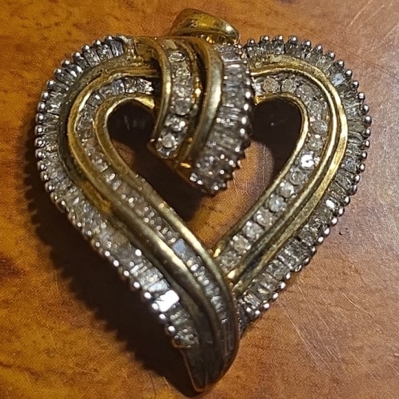 Kay Jewelers-JWBR Sterling Silver Diamond Heart Pendant Stunning! - Picture 2 of 5